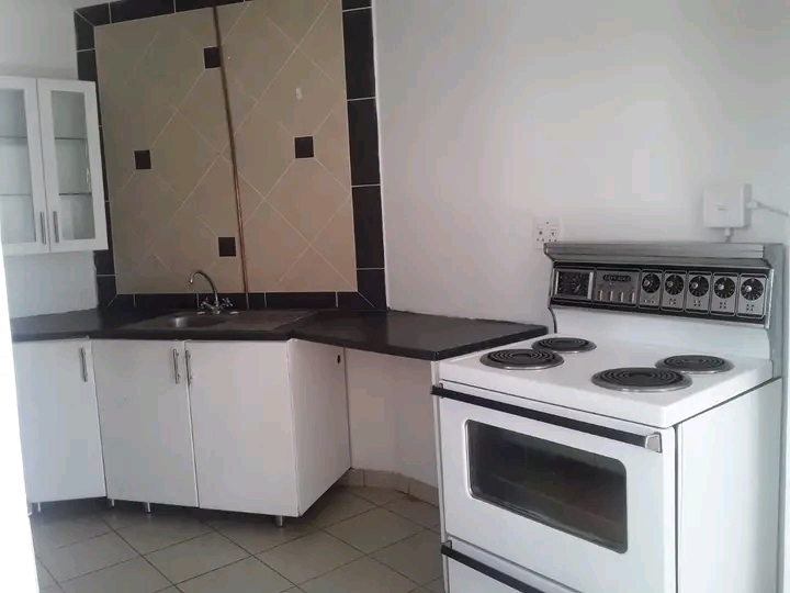 Cottage to let
r6500p/m
2 bedroom cottage   in Kensington
