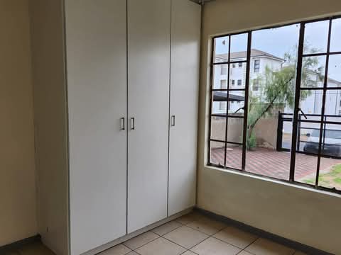 3 bedroom 2 bathroom to let in ext 0 r7500 de  in Cosmo City