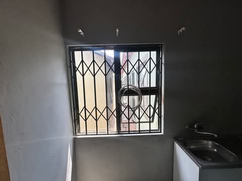 🏠 en-suite to rent
📍 ext 27, soweto
�  in Protea Glen