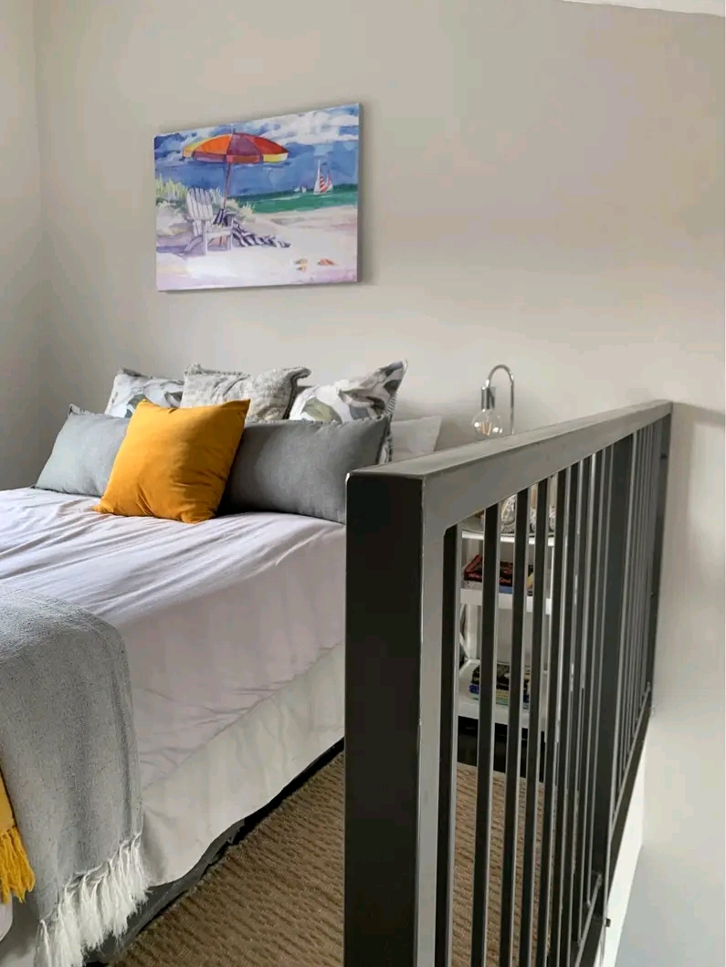 1 bedroom loft 4500
bachelor 3800
electrici  in Maboneng