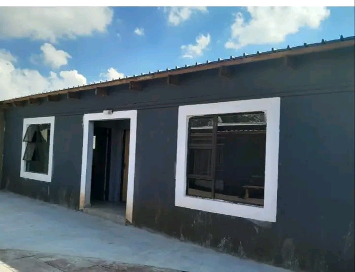 Room rent walking distance to wadeville indus  in Leondale