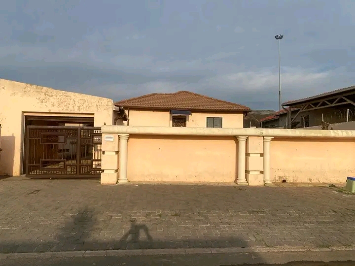 House to rent in umngandane street. it has 3   in Birch acres