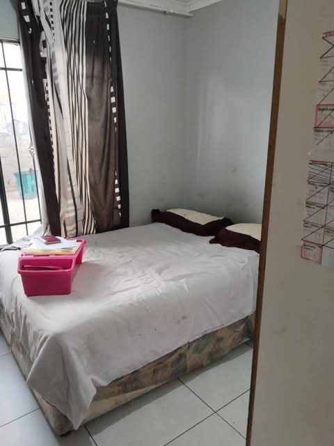 2 bedroom house for rental both bedrooms are   in Birch Acres