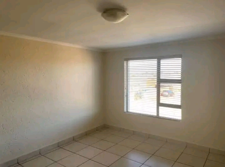 Cottage available for r2800pm 074 345 7903 in  in Randburg