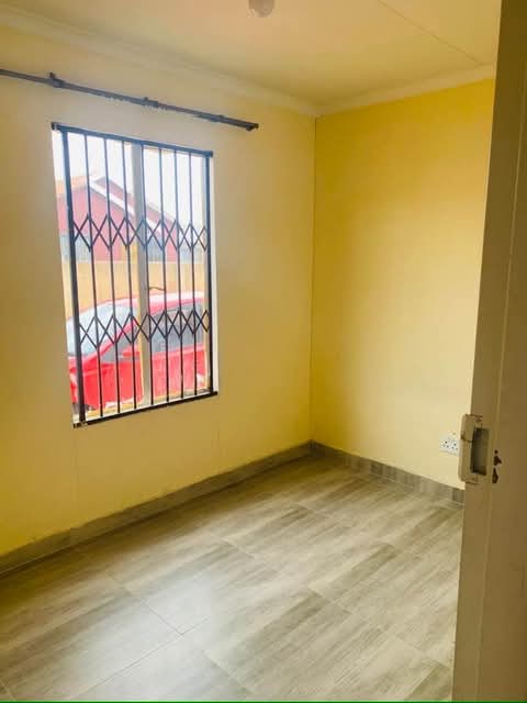 3 bedroom house 🏠 available ext 20 for mor  in Protea Glen