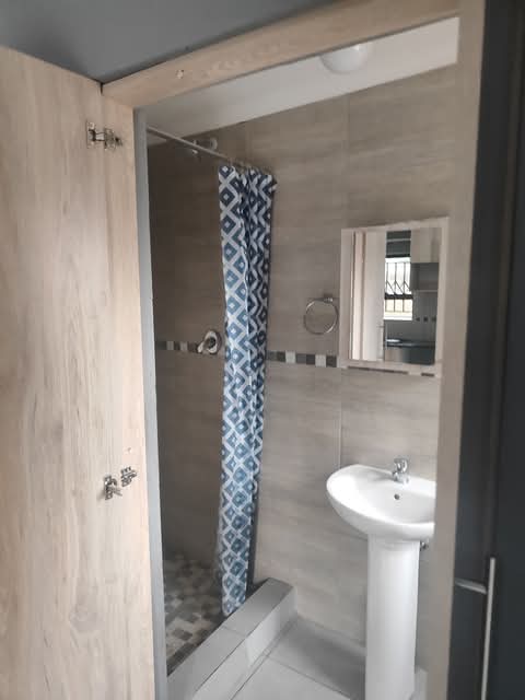 Rental not next to mall 
open plan 
r3900 p  in Birch Acres