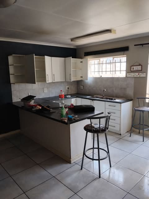1 bedroom cottage rental 
*on-going renovati  in Clayville