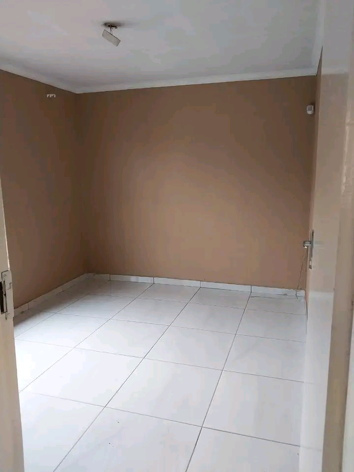 Full house  in extension 4
with:
2 bedroom   in Ebony Park