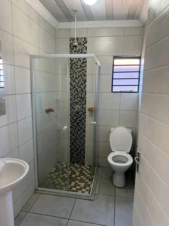 1 bedroom available immediately! own shower o  in Hospital View
