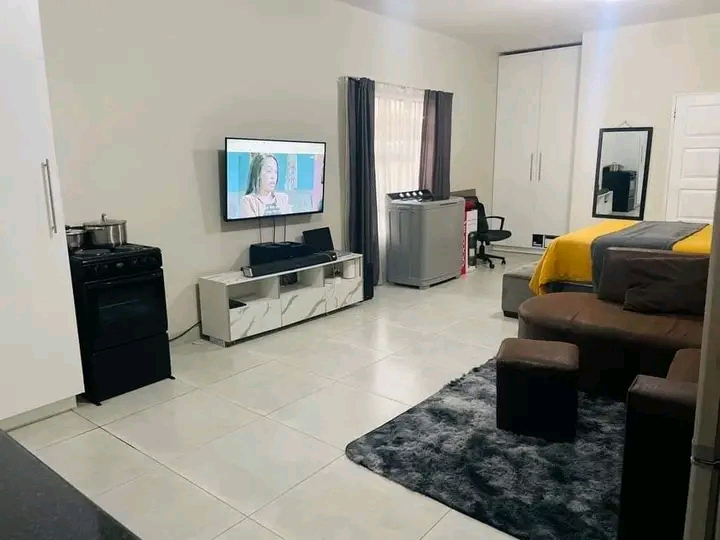 •open plan
•fully fitted kitchen
•ope  in Dawn Park