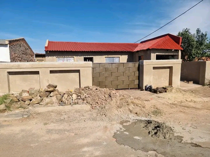 House for rental ext1
2bedrooms 
open plan   in Palm Ridge
