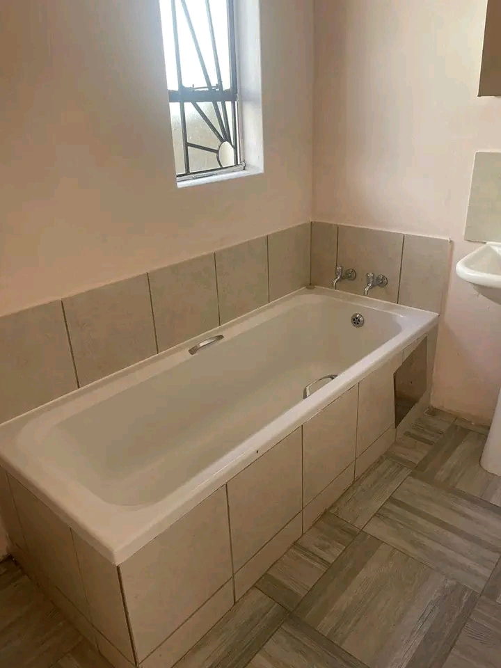 2 bedroom house for rental
📌nb:agent fee   in Clayville