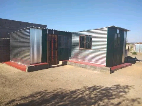 Stand with 3 rooms zozo for sale 

price:35  in Vlakfontein