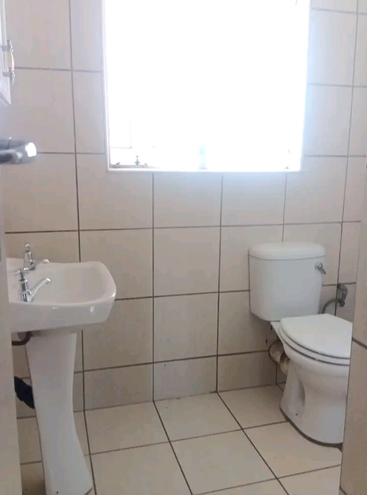 A spacious 3 bedroom 2 bath house in ext 4 �  in Norkem Park