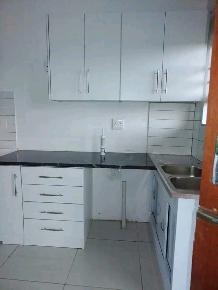 2 bedroom apartment available to rent📍
fu  in Spruitview