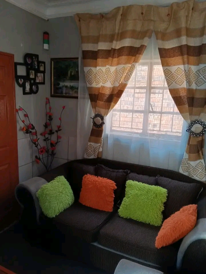 1 bedroom+ sitting room with toilet and showe  in Rosettenville