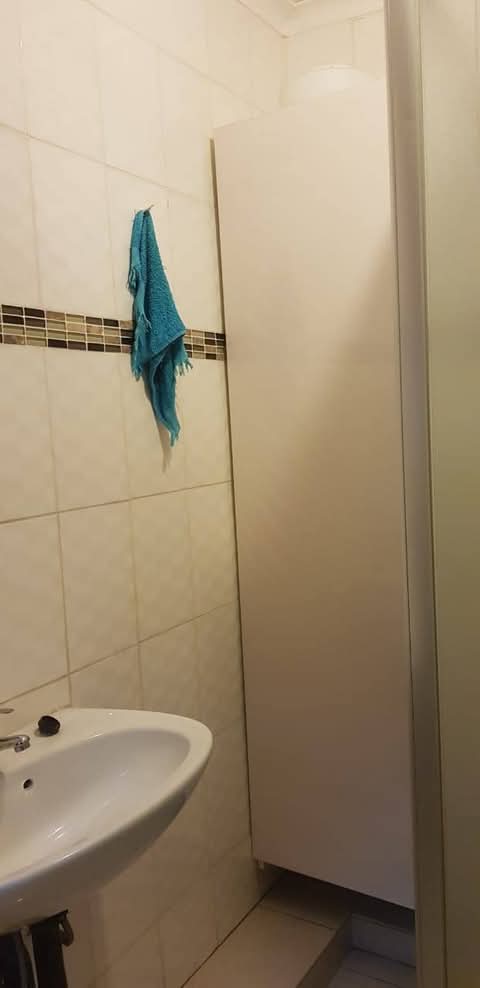 A 3 bedroom house is available in midrand
re  in Rabie ridge