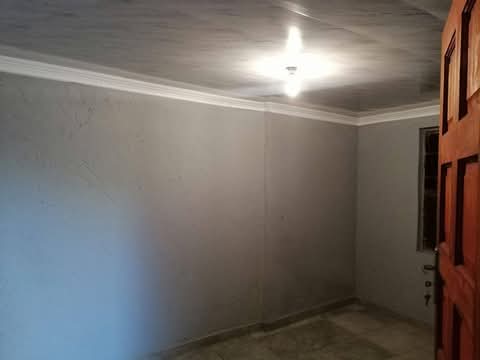 2 rooms to rent at motswaledi sowe2 between b  in Diepkloof
