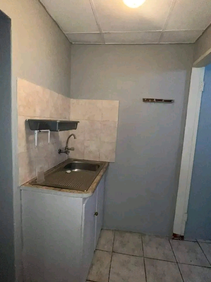 2 bedroom cottage to let in gerdview
good da  in Germiston