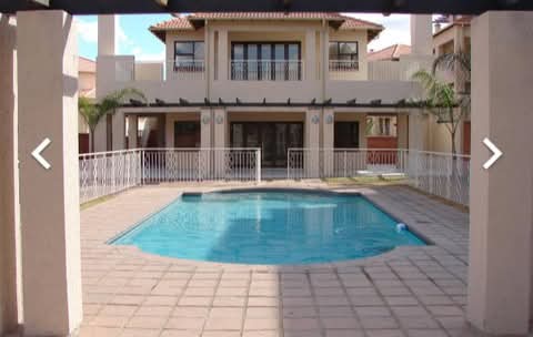 2 bedroom 1 bathroom apartment in (sandton)
  in Sunninghill