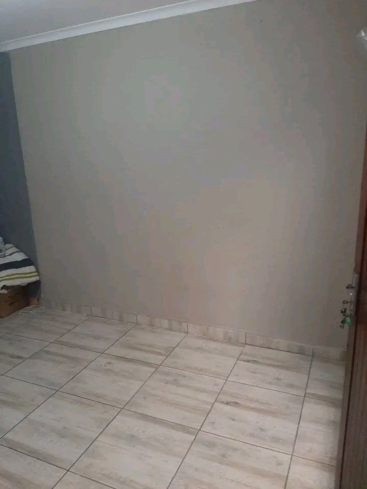 A room available to rent near tollgate 
with  in Ebony Park