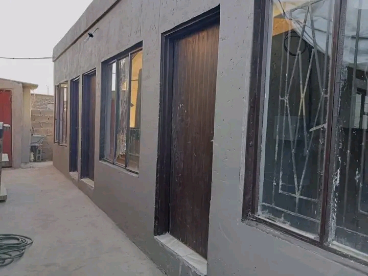 Room available in snake park block 9 next to   in Soweto