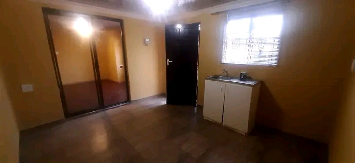 One bedroom cottage in ext 4 behind engen gar  in Kaalfontein