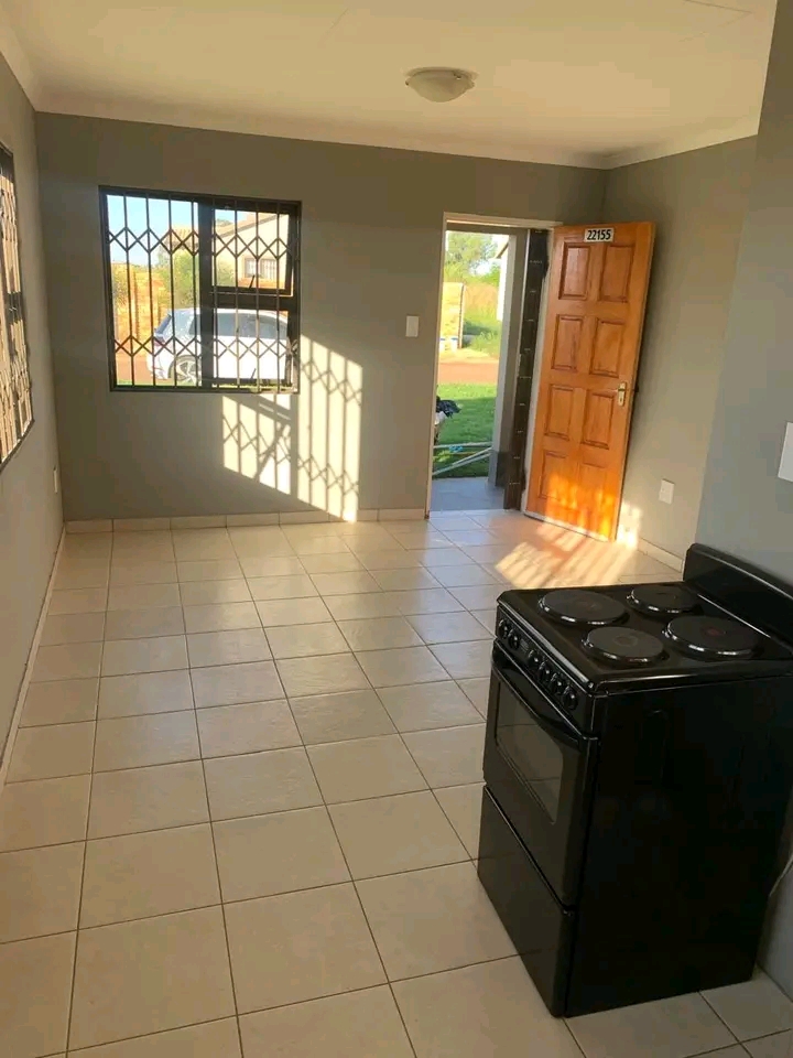 House rental available immediately 
area: mo  in Vosloorus