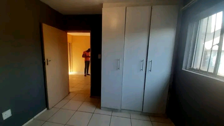 2 bedroom cottage to rent in ext 6
parking a  in Ebony Park