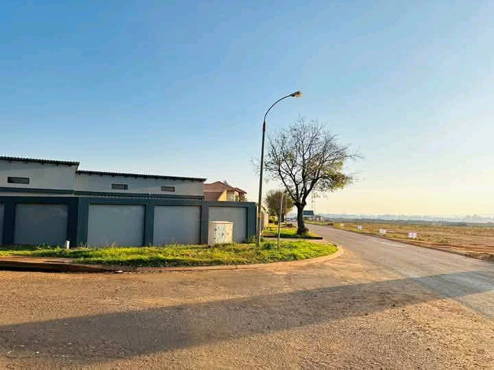 New built spacious open plan bachelor units
  in Dawn Park