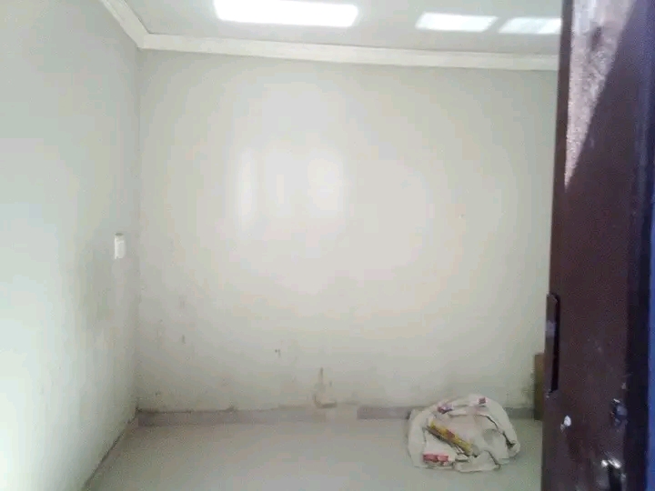Room available in hlophe near naledi mall ins  in Vosloorus