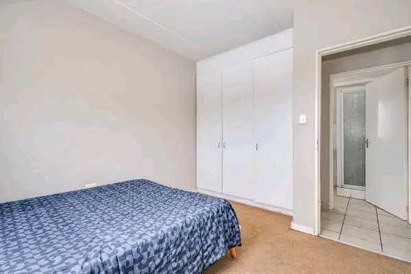 Private room available to rent in a two bedro  in North Riding