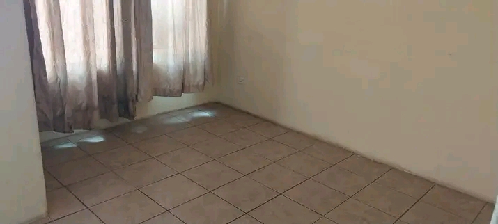Two bedroom house to rent in ext 11
it has l  in Protea Glen