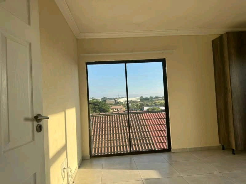 Bachelor room available in absa ext 36 for 1s  in Olievenhoutbosch