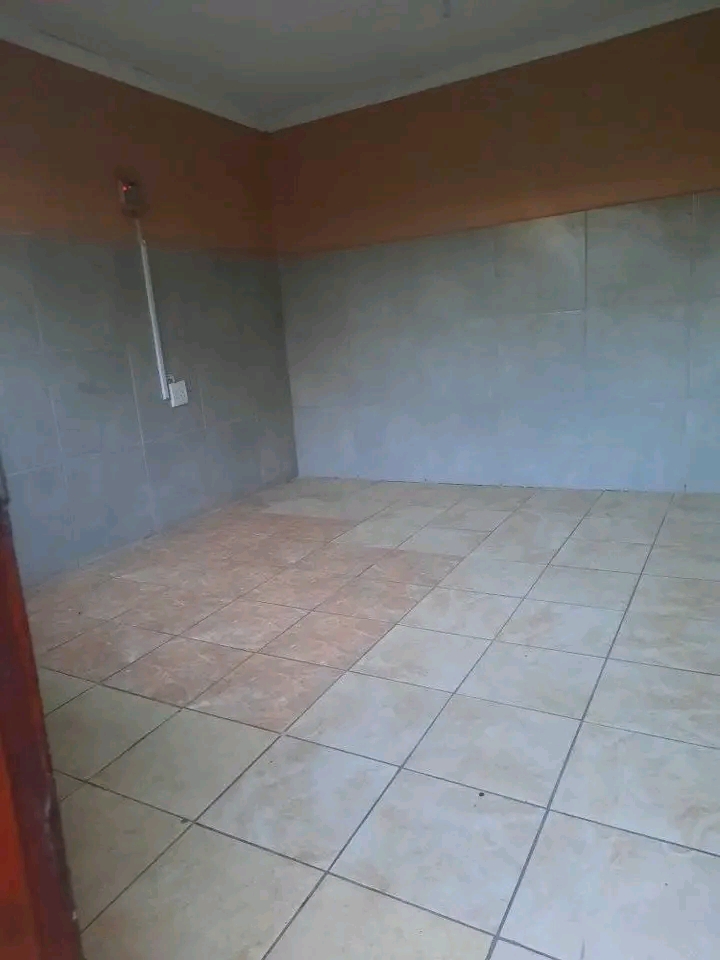 Room to rent at ext2 next to zcc church 1800   in Kaalfontein