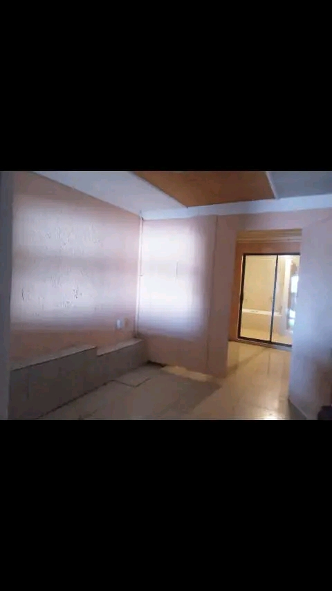Beautiful bachelor with separate bedroom, bat  in Protea North