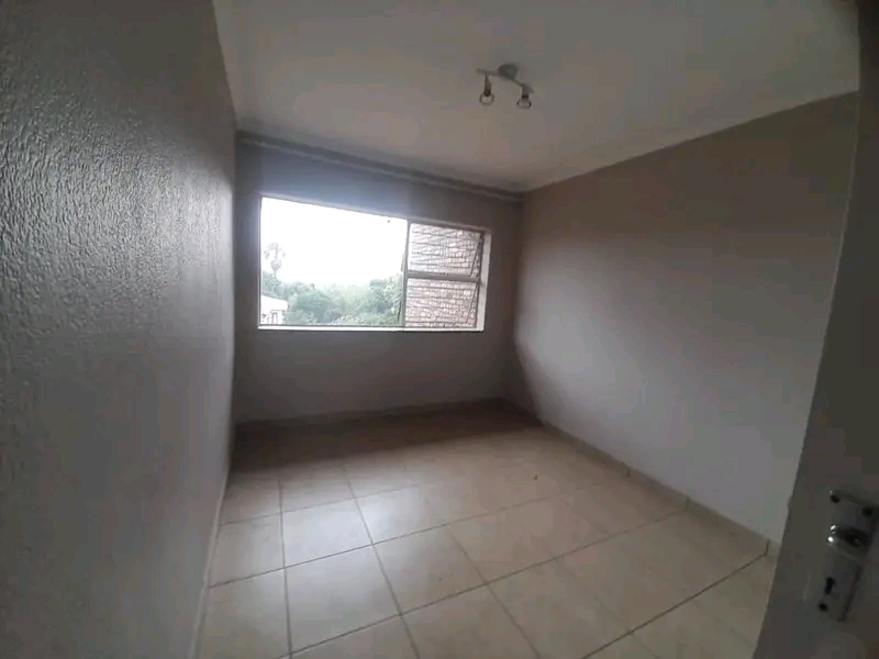 Room available move in 1st of march 
monthly  in Sandton