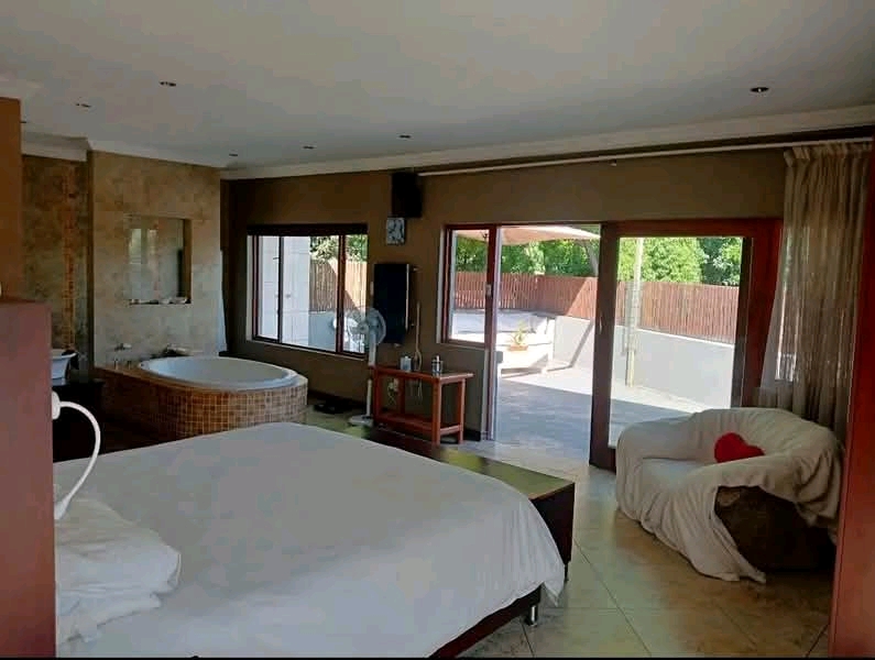 A stunning fully furnished 4 bed and 3 bath s  in Randburg