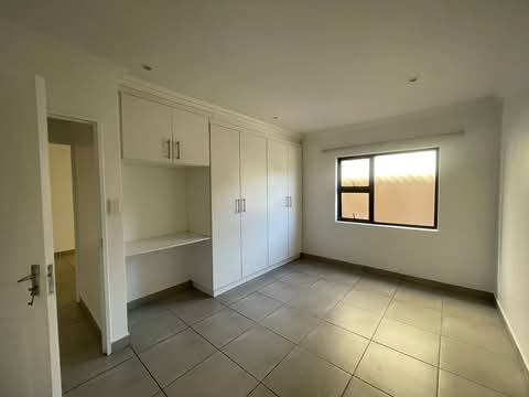 2 x 2 bed 1 bathroom 
pre paid water 
pre p  in Edenvale