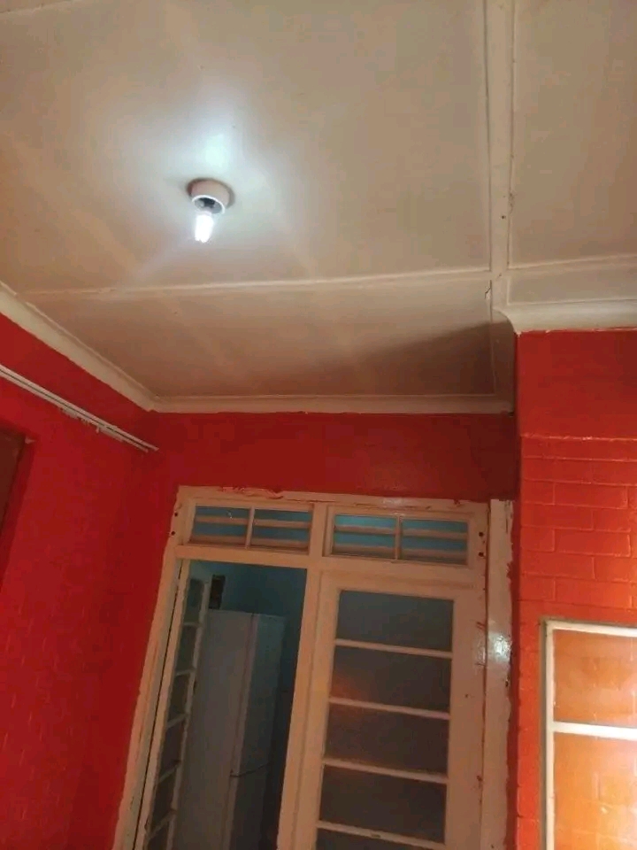 Nice room to let for r1700 whatsapp me for in  in Rosettenville