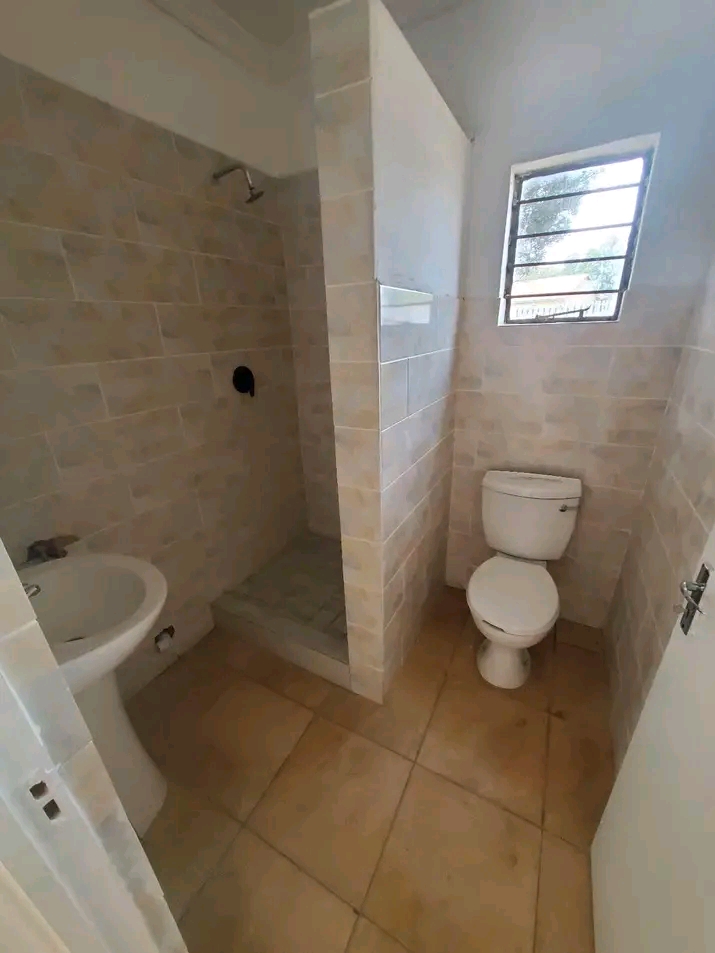 Huge 1 bedroom available for rent in midrand.  in Glen Austin