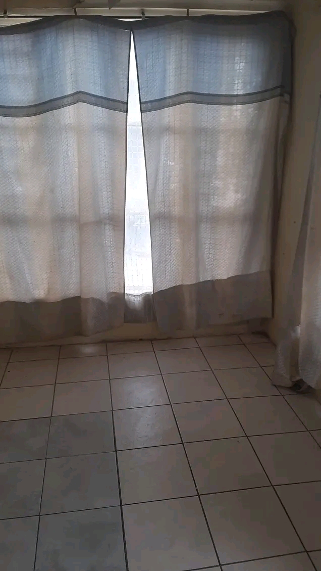 R1350 per month and is using outside steps.ca  in Alexandra