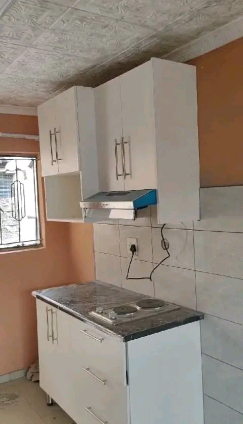 Bachelor s apartment
rental fee: r3300 
dep  in Birch Acres
