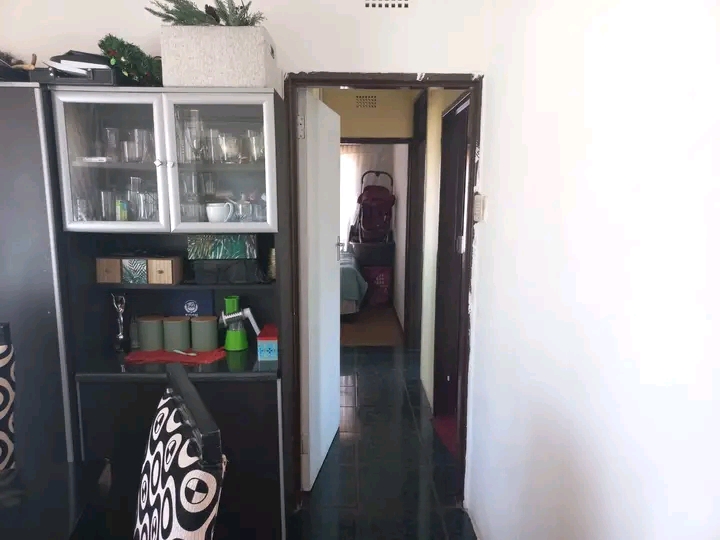 House to rent, available immediately

are:   in Vosloorus