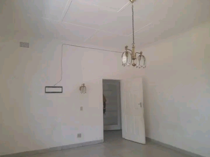 2 bedroom cottage house to let in queen stree  in Kensington