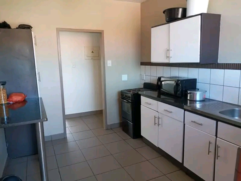 Room available in nedholm flats plus free wif  in Sunnyside
