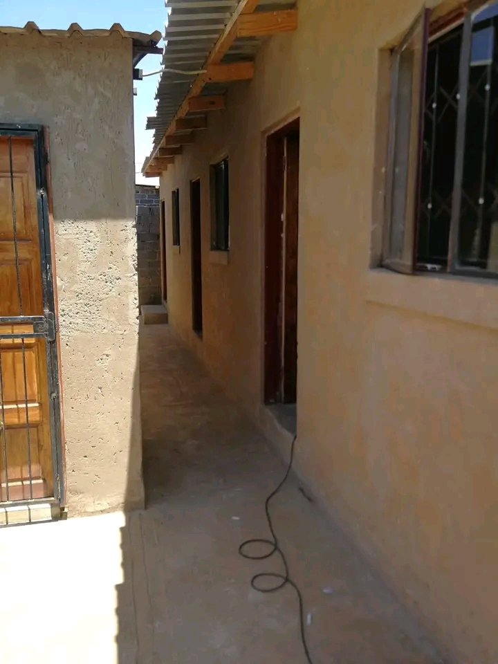 Room available block 6 near solomzi no parkin  in Snake Park