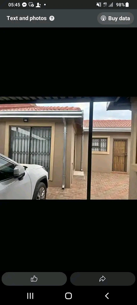 2200 ensuit room to rent immediately old dobs  in Dobsonville