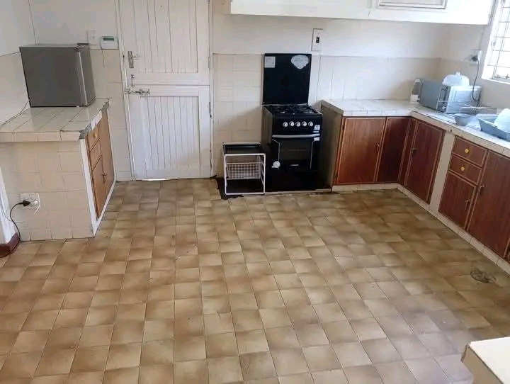 Room to rent for one person jeppe east
close  in Kensington