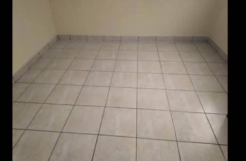 Room to rent near  score taxi rank 
r1200 re  in Ivory Park